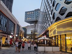 -宝龙城(杭州滨江店)