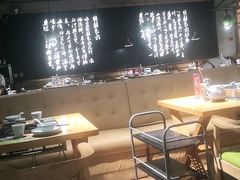 大堂-洪氏嗨捞·广东猪肚鸡·椰子鸡火锅(西咸万象城店)