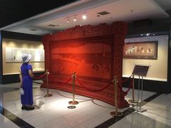 剔红颐和胜景屏风-北京工艺美术博物馆