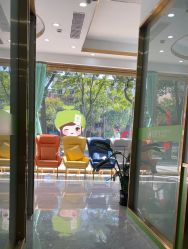 -苗医生专业祛痘·皮肤管理