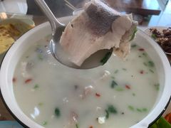 -美顺香食府鱼头老店(雪野湖店)