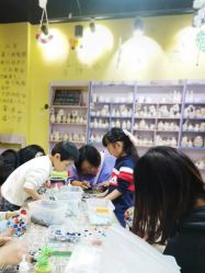 -泥娃娃DIY陶吧(易生活购物公园店)