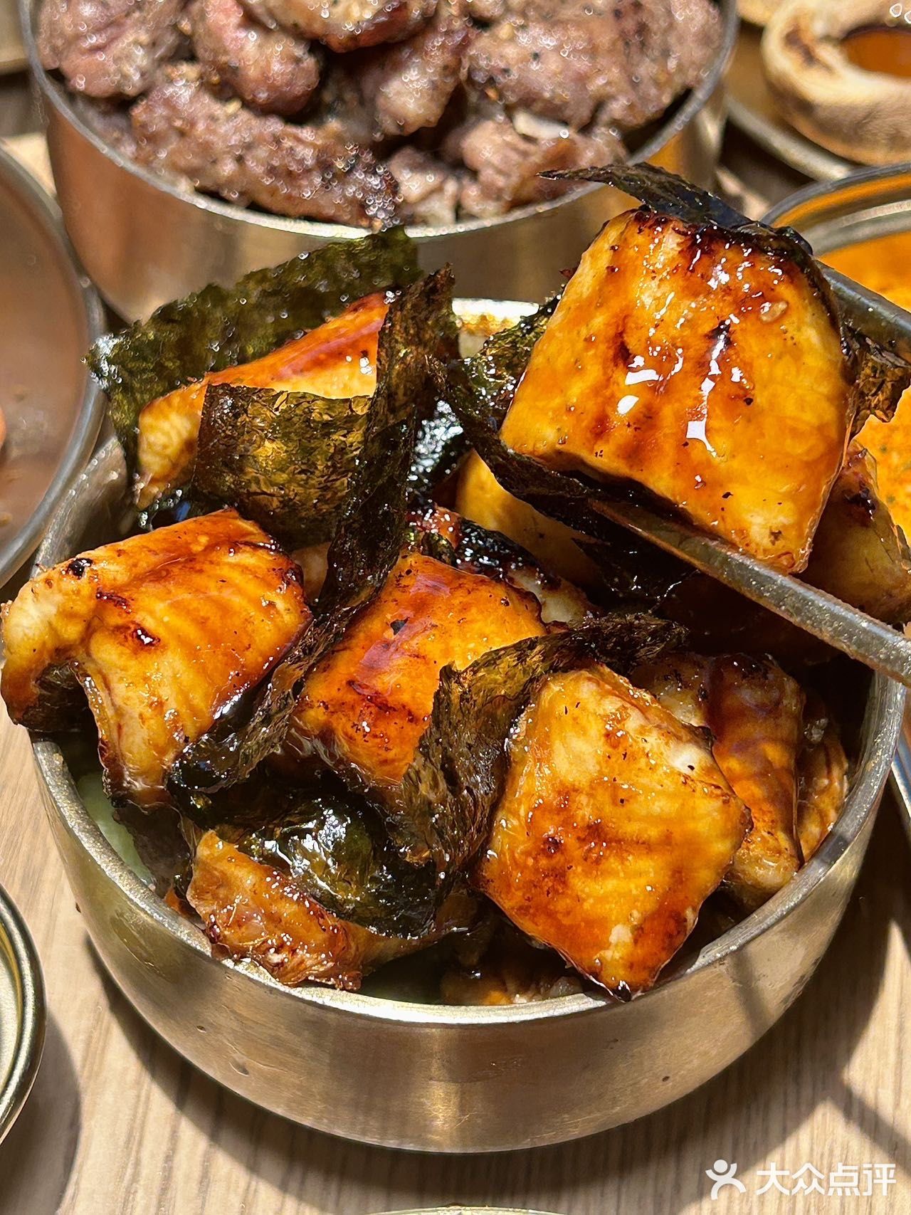 深圳真正好吃的烤肉店天天排队!7点半到还要要对15桌!