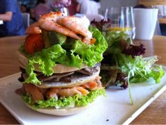 鲜虾牛油果熏鲑鱼炒蘑菇芝士bagel-the rug 飞毯 (朝阳公园店)