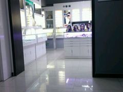 -提一眼镜·蔡司·依视路(小寨店)