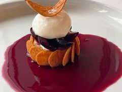 樱桃伴乳酪慕斯配樱桃杏仁酒雪芭-Caprice(香港四季酒店)