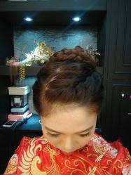 -现代经典婚纱摄影