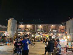 -席娜卡琳火车铁道夜市