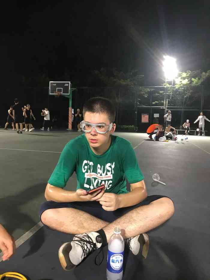徐家汇公园篮球场-"在上海培训,搜到附近的球场,在徐家汇公园.