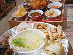 -鸡遇虾煲干锅火锅(小寨金莎店)
