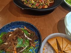 -老滇山寨•云南特色菜•地方菜•民族风情歌舞表演(金碧店)