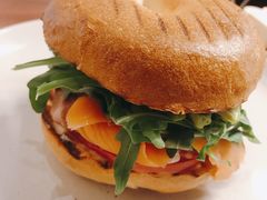 熏三文鱼贝果-VESH COFFEE(定西路店)