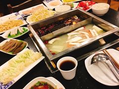 -百年川椒重庆老火锅(光谷店)