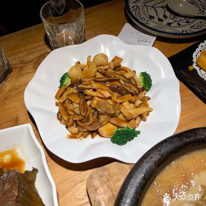 小放牛餐厅(怀特店)野山菌鹌鹑蛋图片