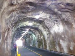 -钻石头山