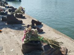 -多瑙河畔鞋履雕塑