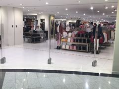 -优衣库(上海正大广场店)