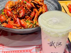 -肥肥虾庄·金牌油焖大虾(汉街SKP店)