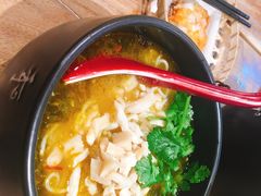 酸菜里脊面-和府捞面(东直门银座店)