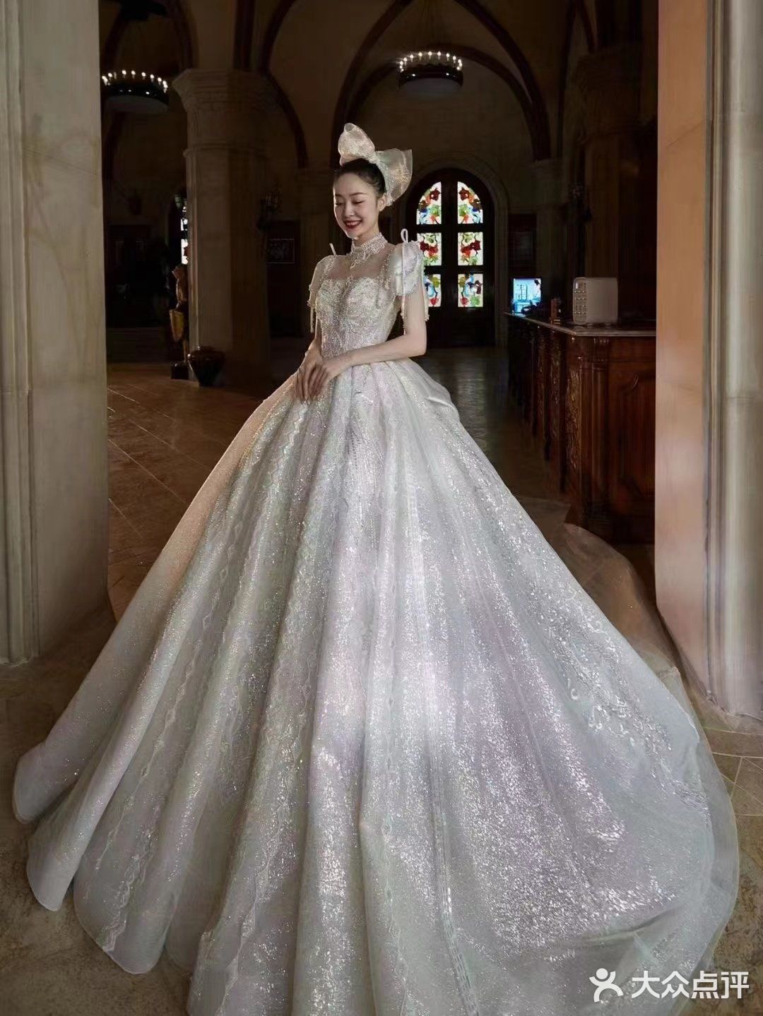穿上漂亮的婚纱是每个女孩子的梦想!