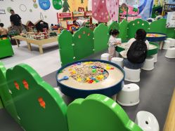 -莫莉幻想儿童乐园(三河燕郊永旺店)