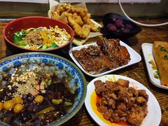 -爆炸头阿姨小四川正宗川味小吃(无任何分店)