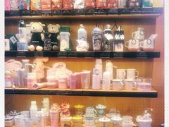 零售区-星巴克臻选(莘庄仲盛店)