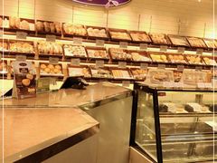 面包甜点陈列柜-老佛爷饼店