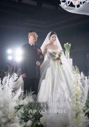 -乔伊婚纱