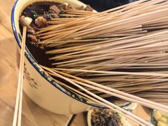 -拈签一笑黄牛肉辣卤串串