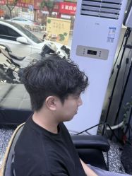 -藤野造型专业烫染接发