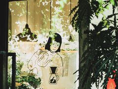 -彳亍咖啡·这里(水湾路店)