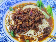 -渝之汇牛肉豌杂面
