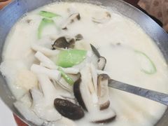 白胡椒鱼汤浸青蛤-万龙洲海鲜(大兴绿地缤纷城店)