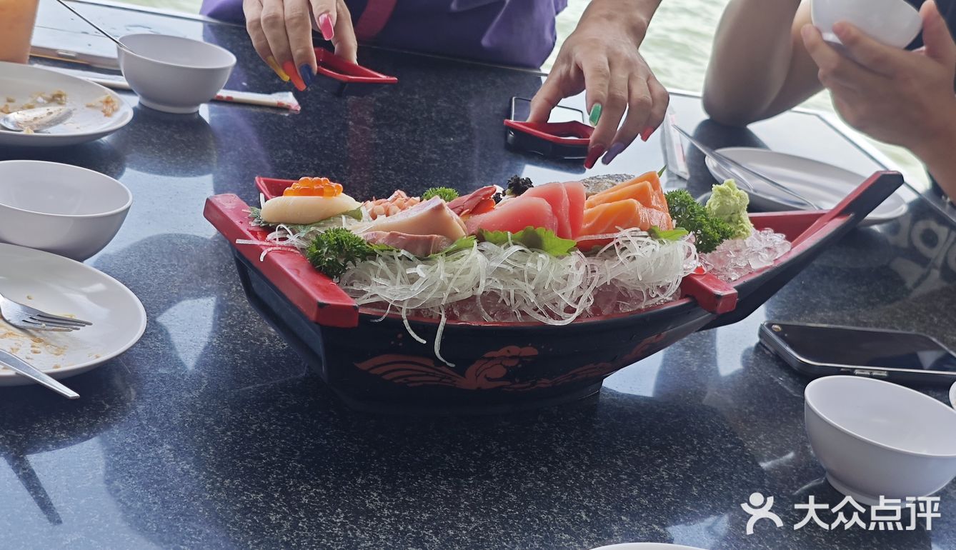 海边漫步美食探索