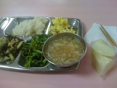 kelviniphone_july2012&nbsp;001-上海华侨大厦-停车场