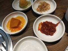 小菜碳生菜无限量-·缸桶屋·韩式牛肋条自助烤肉(西湖D11店)