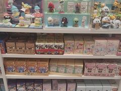 -名创优品(山东青岛华润万象城店)