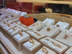 -海星奢选二手奢侈品手表包包鉴定回收寄卖(墨玉南路店)