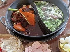 -赵美丽·重庆社区火锅·直营店(火车东站·中豪国际店)