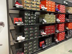 -王府井奥莱临潼小镇(临潼店)