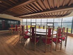 -茅草房·河畔园林火锅