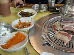 -牛信亭韩国料理·炭火烤肉(紫藤路店)
