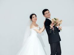 -雪中彩影婚纱摄影·微光艺术中心