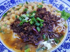 -渝之汇牛肉豌杂面