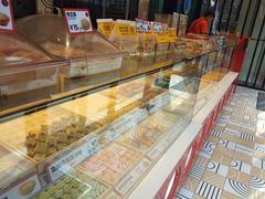 面包甜点陈列柜-東更道点心行(利客来店)