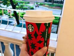 圣诞太妃榛果拿铁-星巴克臻选(广州沙面店)