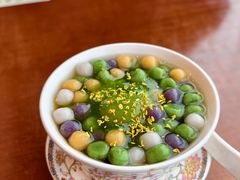 青提酒酿冰汤圆-寄畅興·百年蟹黄面·万国建筑群(外滩27号店)