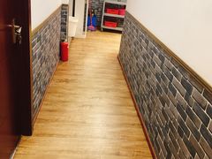 -茸梅路右拐龙虾-农家菜(松江店)