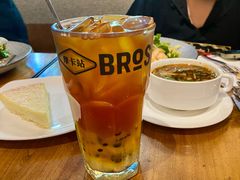 热带桑格利亚冰茶-Moka Bros 摩卡站(嘉华店)